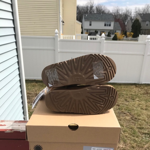 UGG Customizable Bailey Bow II - Picture 7 of 8